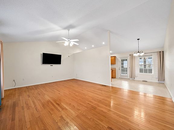 3rd image of 3076 Ryan Rd