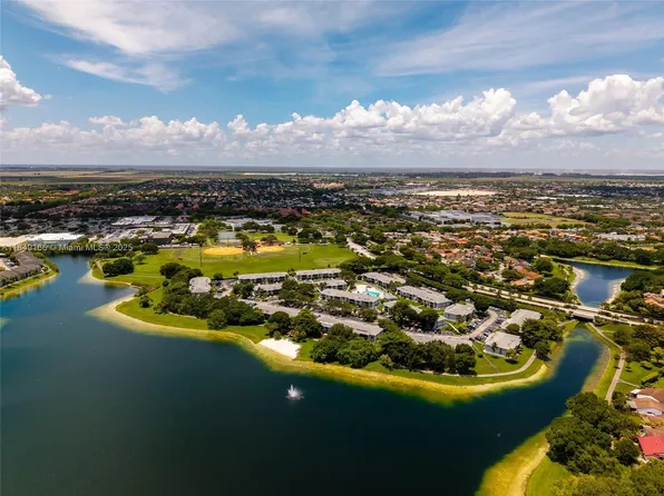 9721 Hammocks Blvd APT 206, Miami, FL 33196