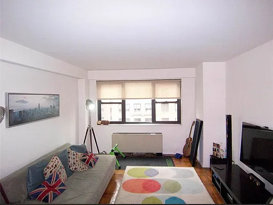 Rented by Douglas Elliman | media 2