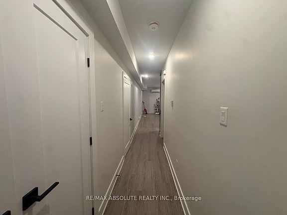 5th image of 300 Elmgrove Ave #4