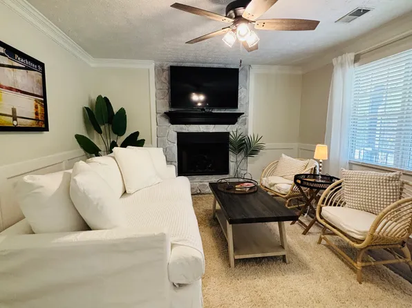 1335 Shallowford Rd, Marietta, GA 30066