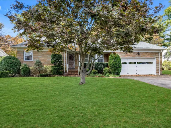 138 Hayes Street, Garden City, NY 11530