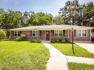 296 Holcomb Blvd, Ocean Springs, MS 39564