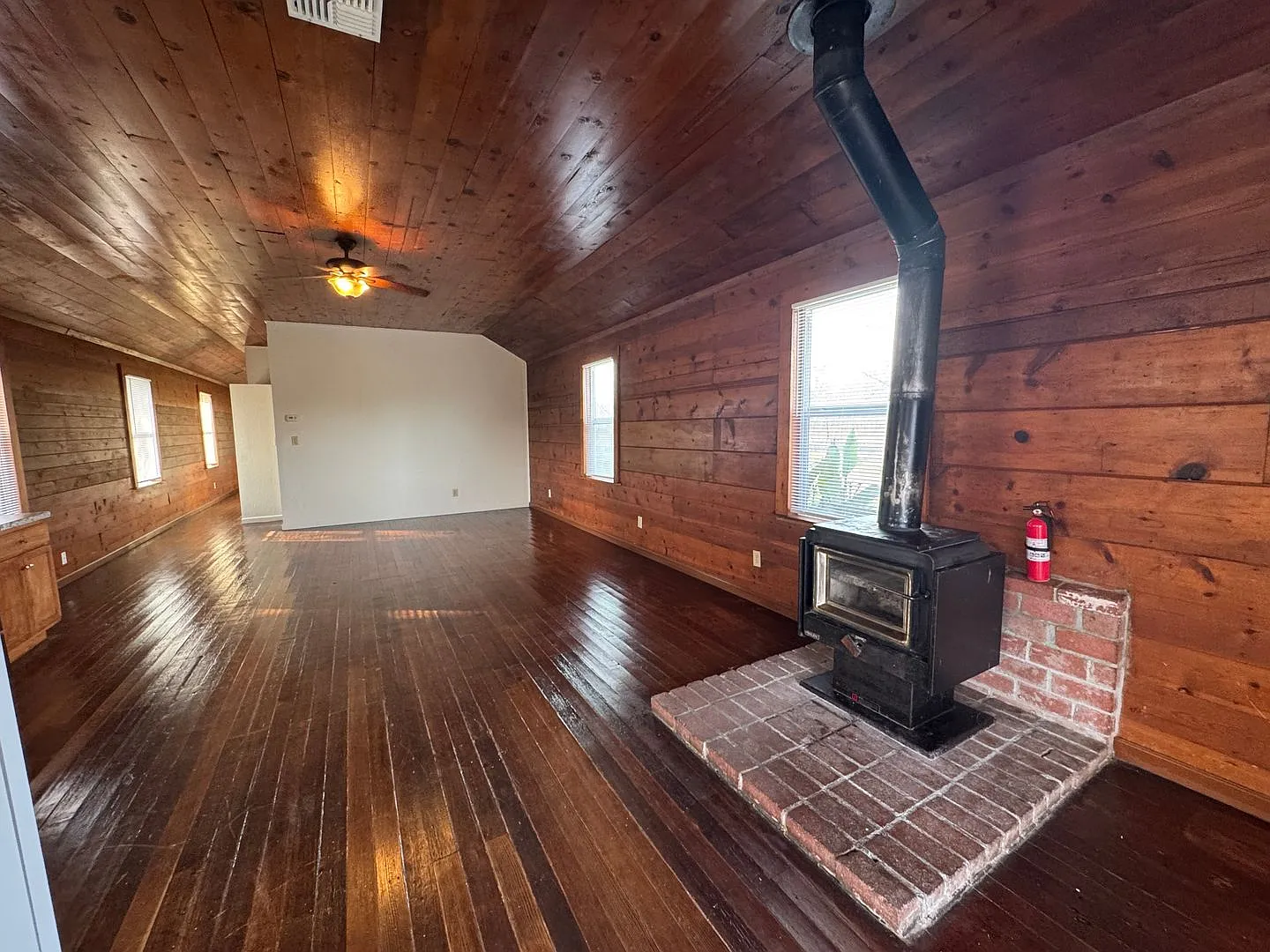 328 Starr Dr photo 1
