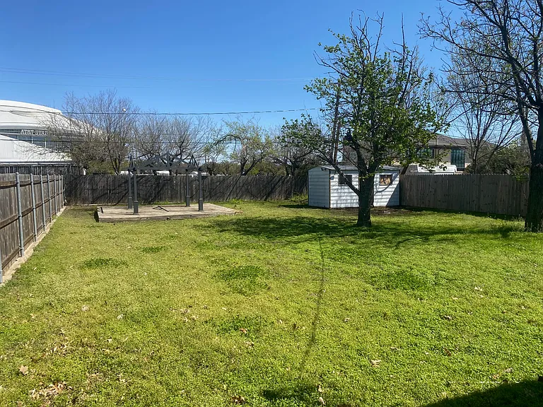 821 Roosevelt St — Photo 35