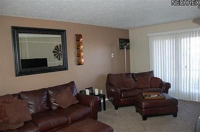 5th image of 7349 Eisenhower Dr Unit 4