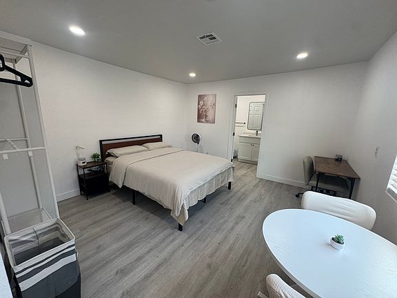 2nd image of 4100 Via Olivero Ave Room 5