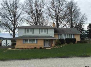 1280 Golden Way, York, PA 17402