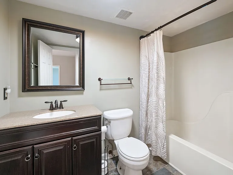 804 Gerard St — Photo 11