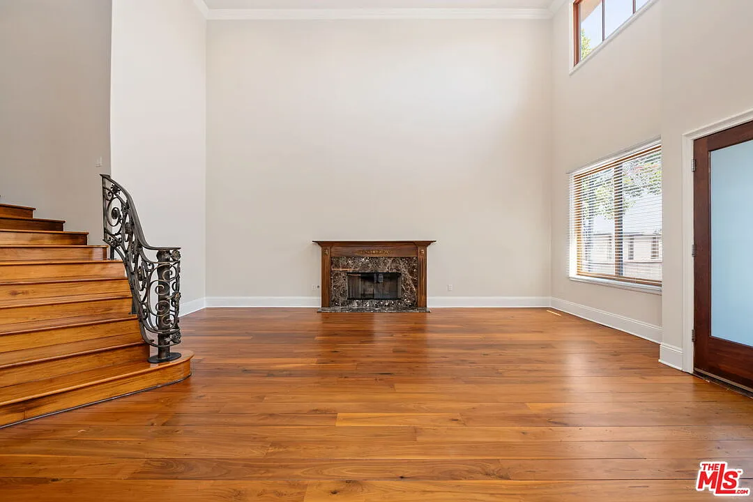 6 bed, 5.5 bath, 4911 sqft, $15,000 — Photo 4