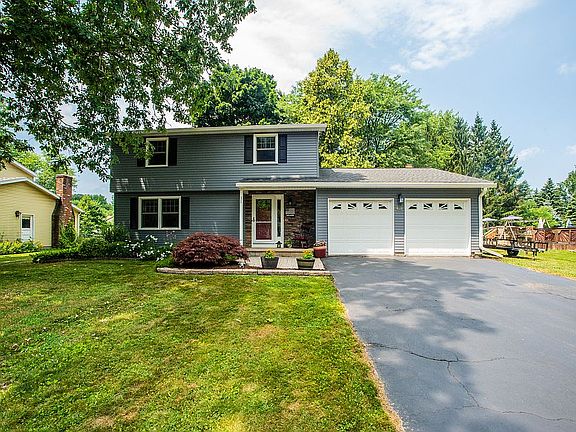 2nd image of 31 Longhorn Dr