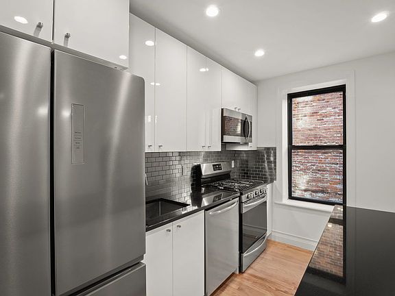 4th image of 264 6th Ave APT 3J