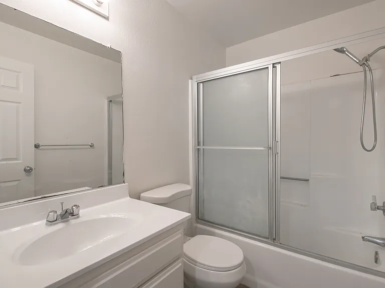 2nd Bathroom