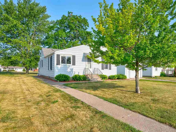 1031 N 8th Ave, Washington, IA 52353