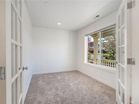 4th image of 1732 Brown Ave