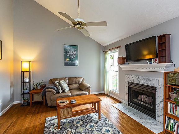 2nd image of 693 Dardanelles Dr