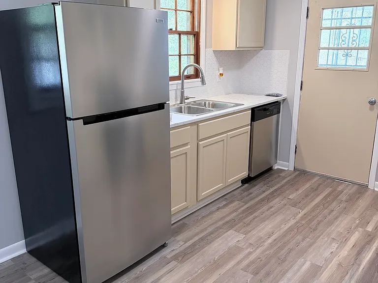 703 Hudson St #1 — Photo 4