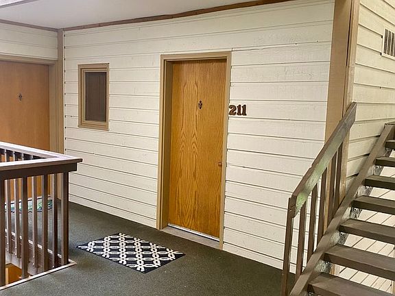 2nd image of 2892 Shadow Creek Dr APT 211