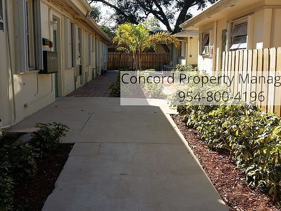4th image of 400 SW 8th Ave APT 5