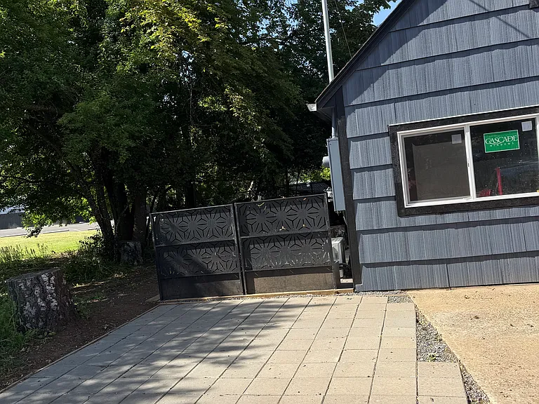 322 SW Washington St — Photo 2