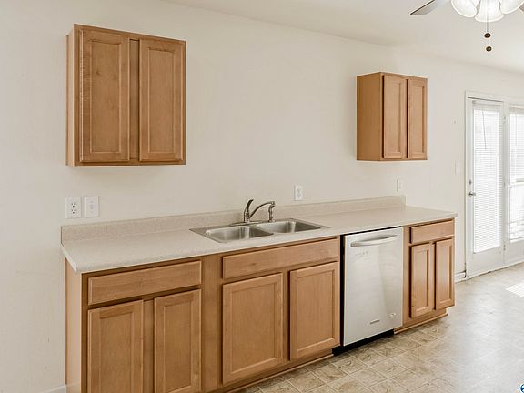 5th image of 105 Bayside Ln