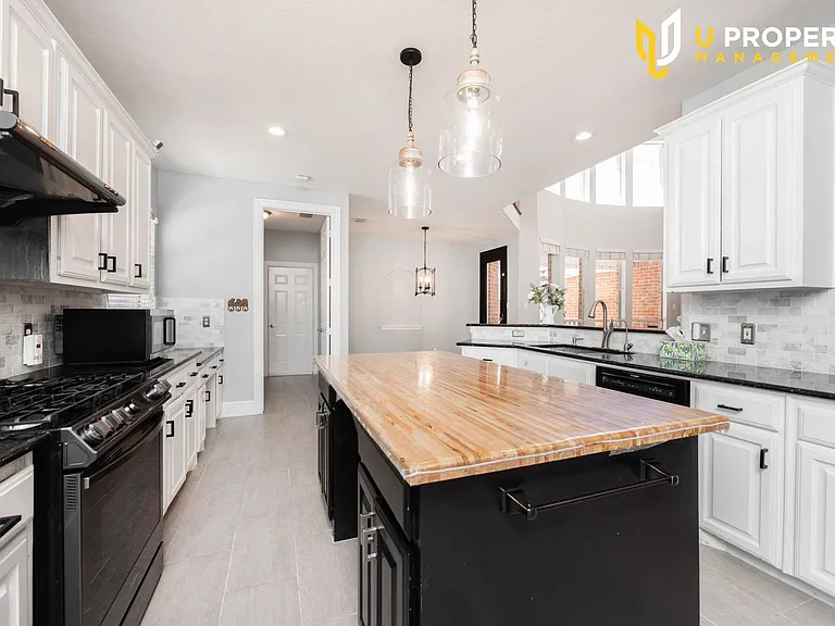 1687 Sandstone Dr — Photo 12