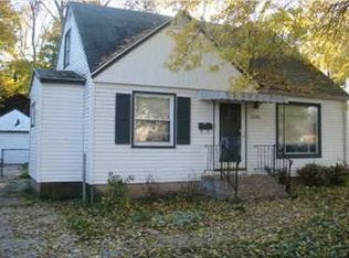 2206 Riverside Dr NE, Grand Rapids, MI 49505