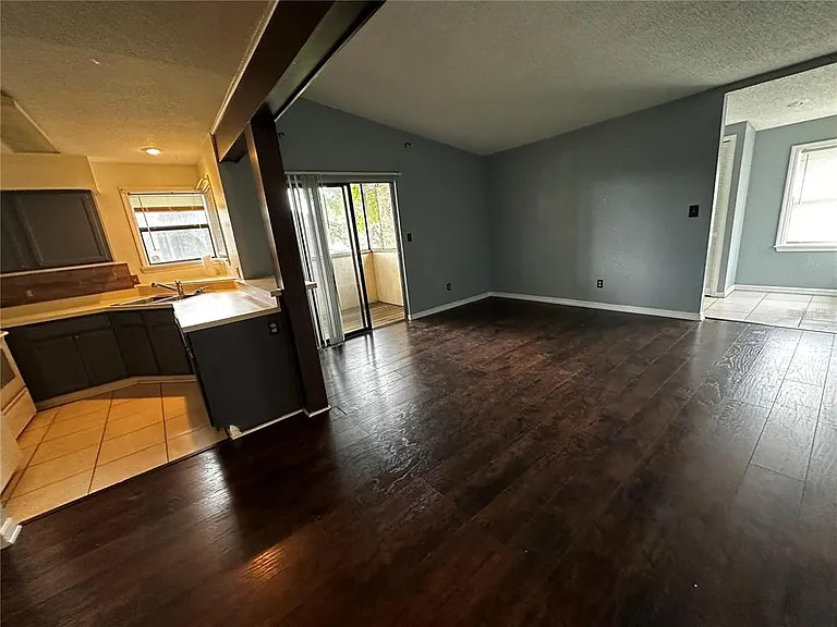 2942 Antique Oaks Cir #86 — Photo 5