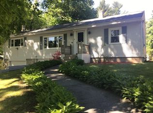 76 Parham Rd, Tyngsboro, MA 01879