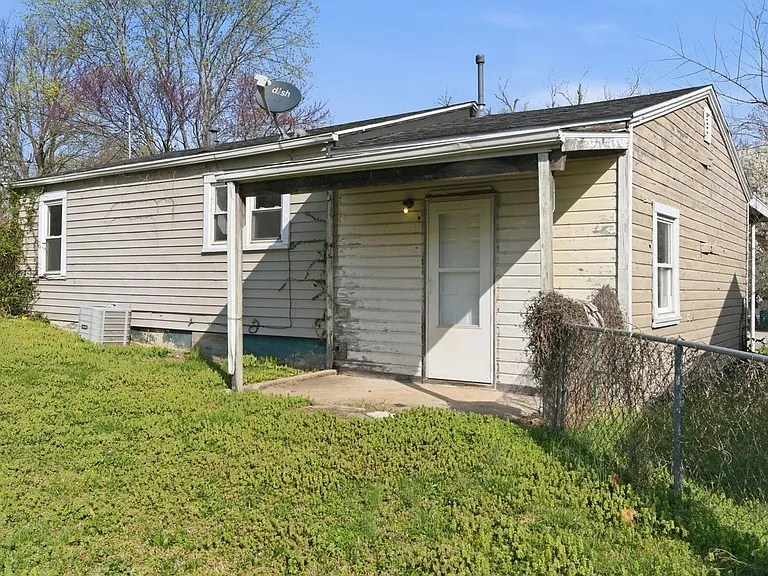 1508 E Livingston St — Photo 22