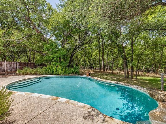 4th image of 119 Deer Creek Dr
