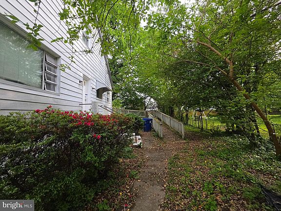 2nd image of 4405 Raspe Ave