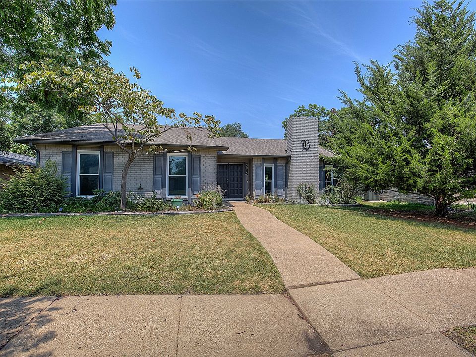 1st image of 3015 Housley Dr