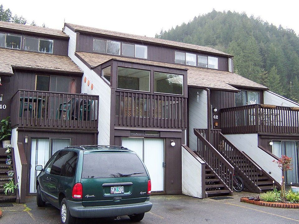 Drive up front to condo