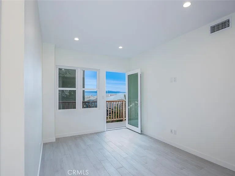 245 Beverly St #B — Photo 5
