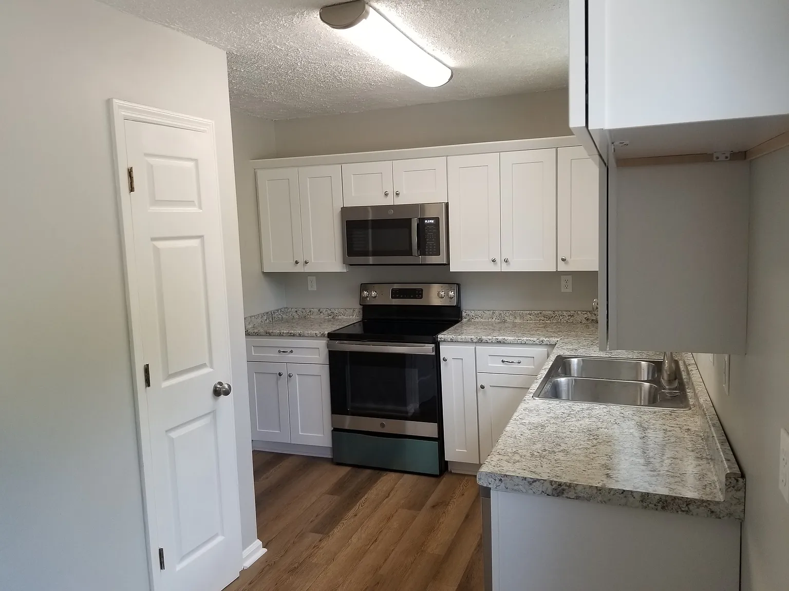 1445 Toshiba Dr — Photo 4