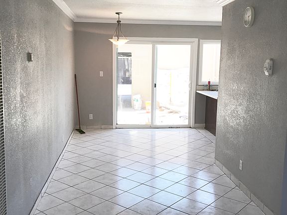3rd image of 553 Bamboo Ct