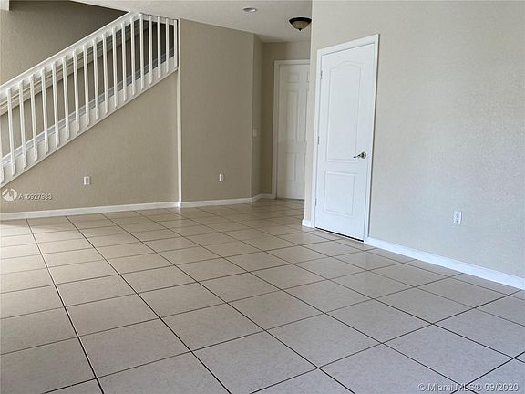 5th image of 3905 NE 13th Dr #0