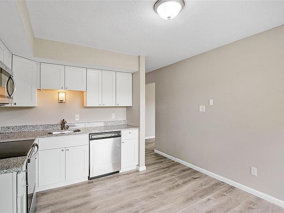 5th image of 12411 Sea Lane Dr