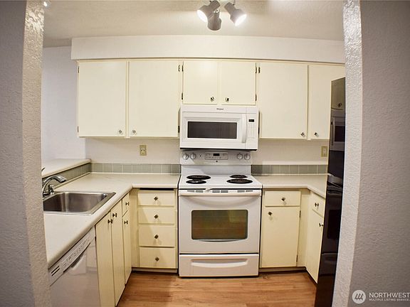4th image of 25120 98th Pl S Unit A105