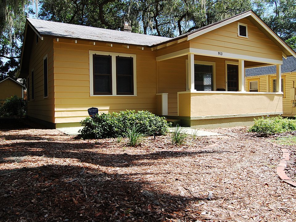 1st image of 910 Vistabula St