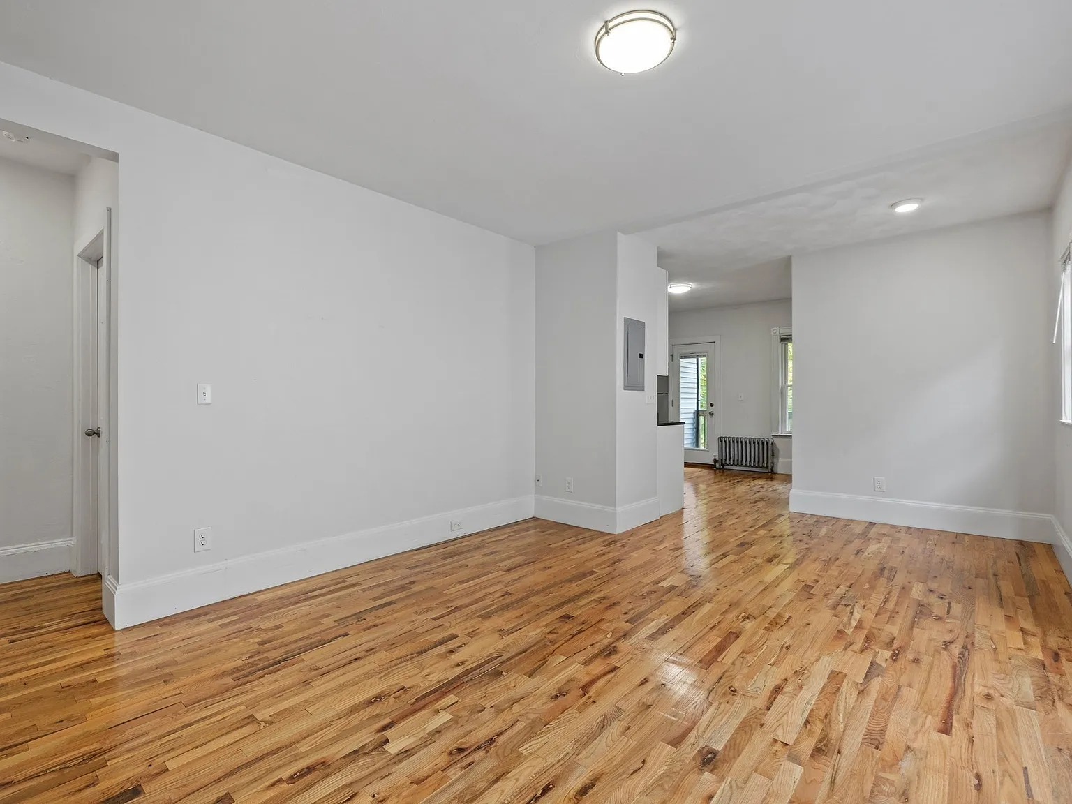 39 Bradley St — Photo 4