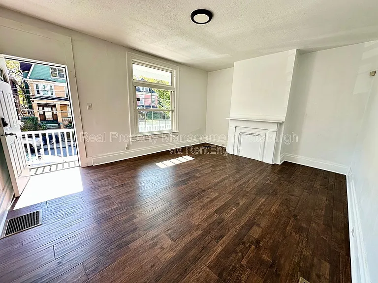 1379 Paulson Ave — Photo 5