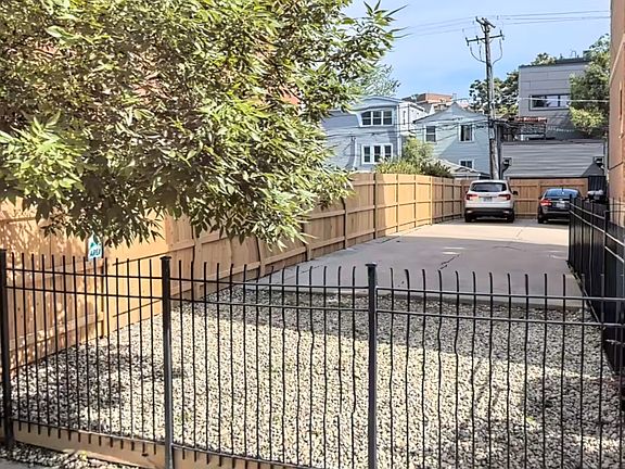 2nd image of 2300 W Bloomingdale Ave #1B