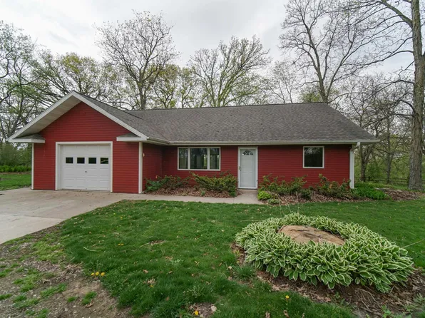 2295 30th St, Ackley, IA 50601