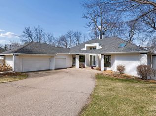 5479 Maple Ridge Ct, Minnetonka, MN 55343