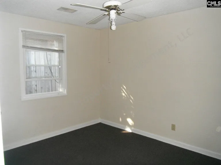1118 Shirley St — Photo 4