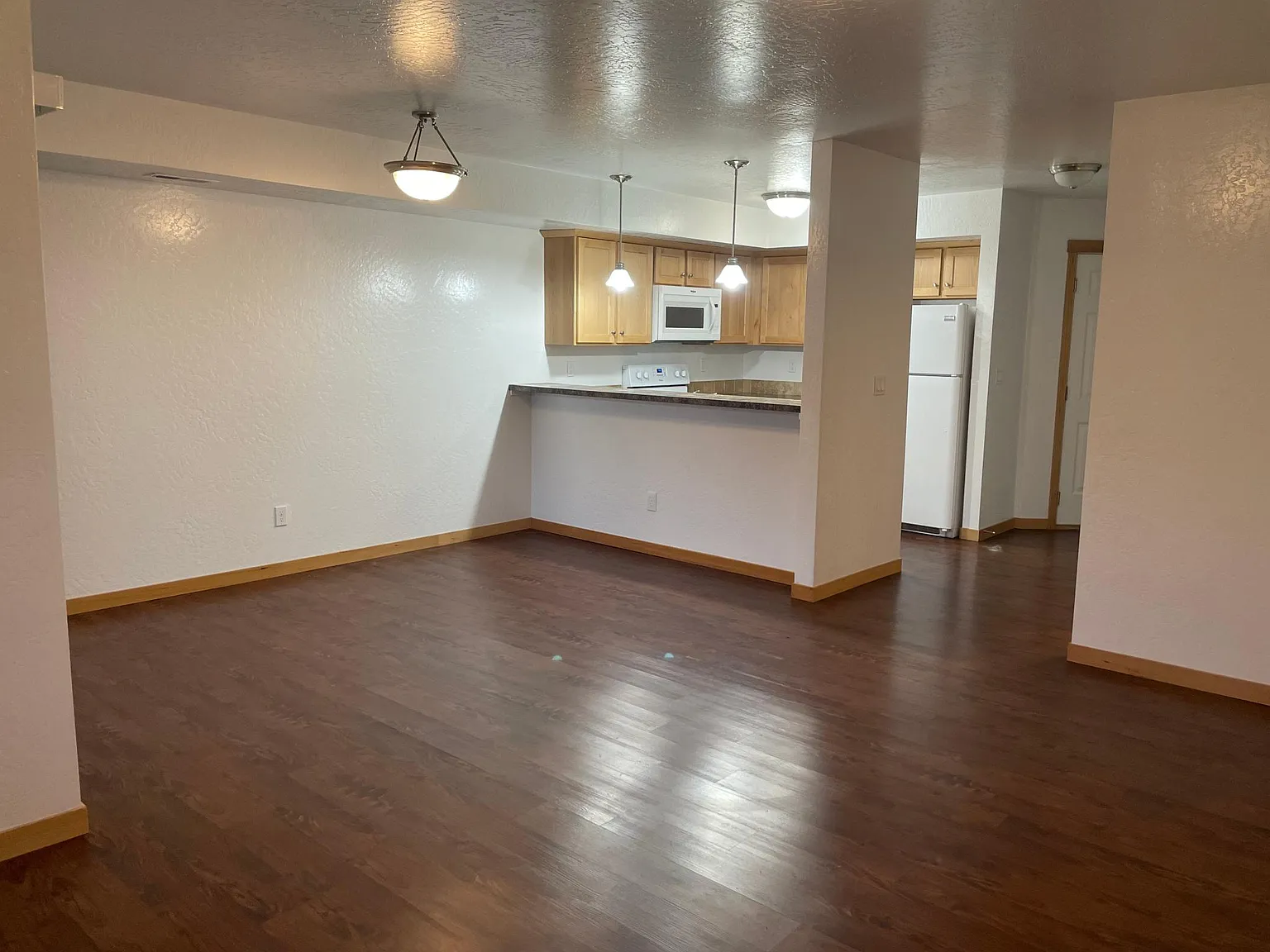 9531 N Reed Rd — Photo 2