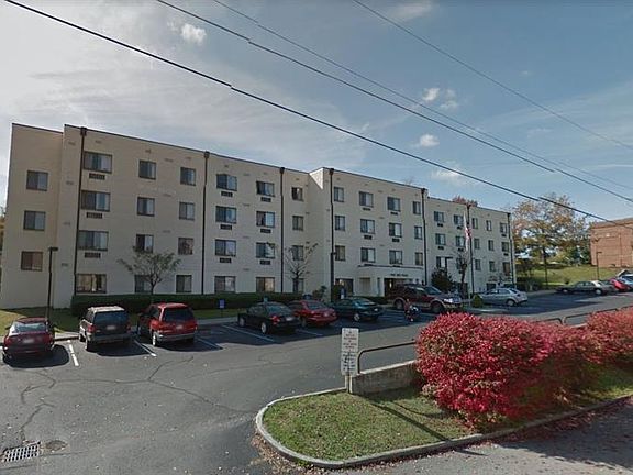 2nd image of 201 Oak Hill Ave
