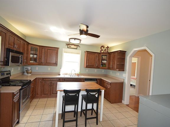 5th image of 106 Barony Ln